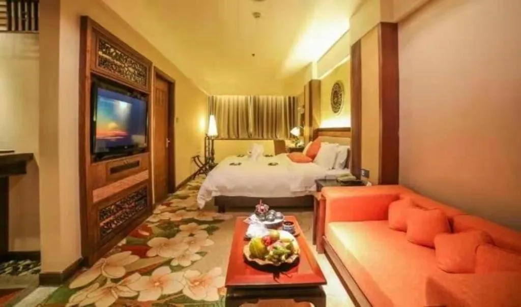 Bed in Riyuegu Hotsprings Resort