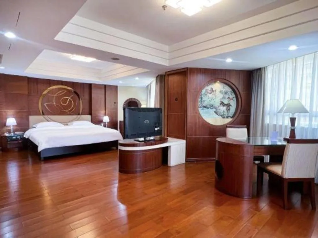 Bed in Century Plaza Hotel