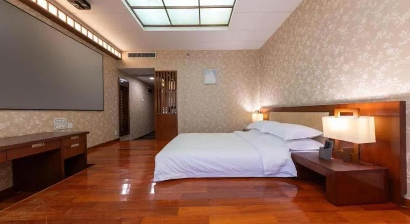 Bed in Century Plaza Hotel