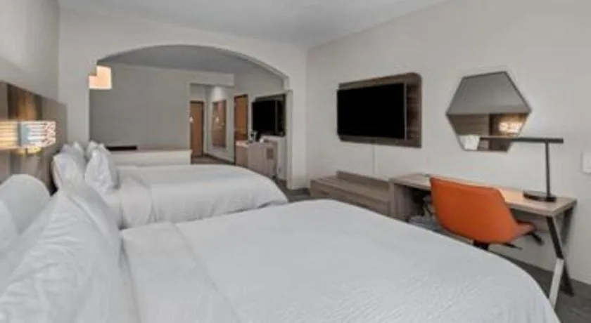 Bed in Holiday Inn Express Crockett By IHG