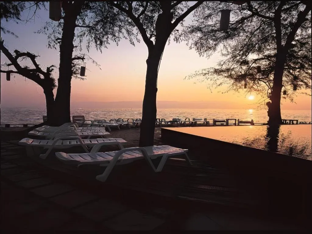 Baan Talay Dao Resort