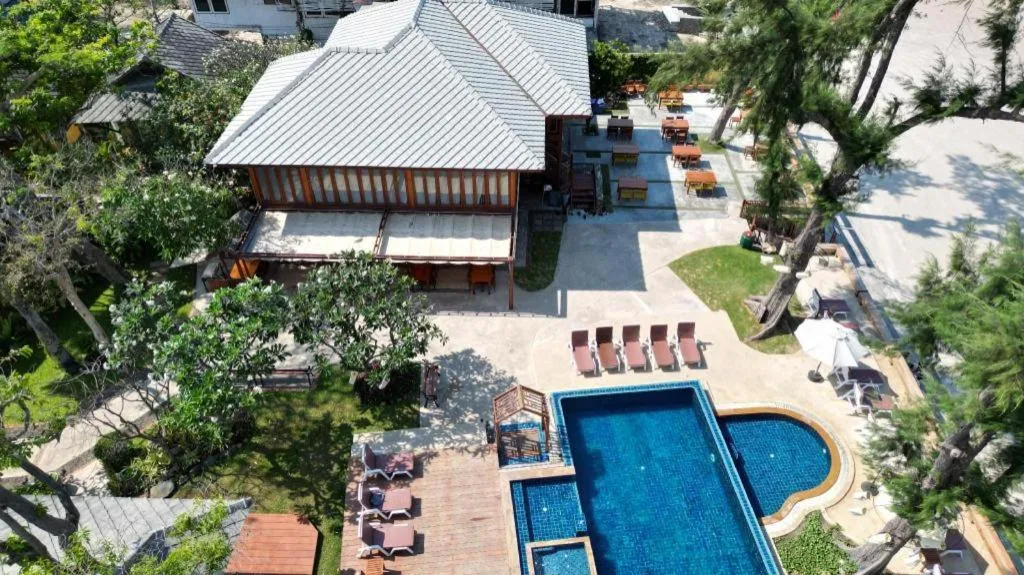 Baan Talay Dao Resort