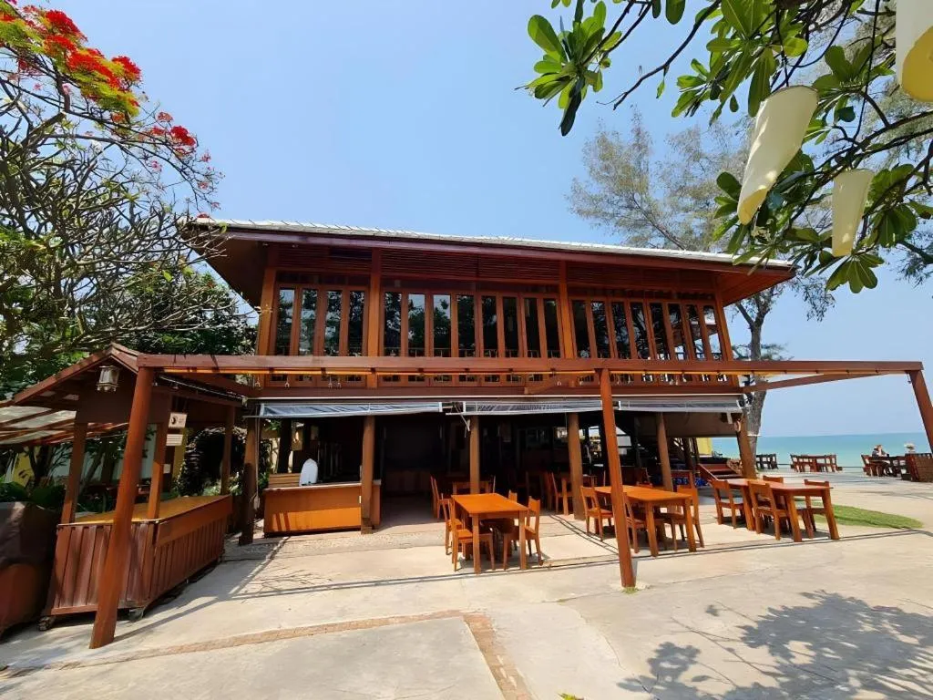 Baan Talay Dao Resort