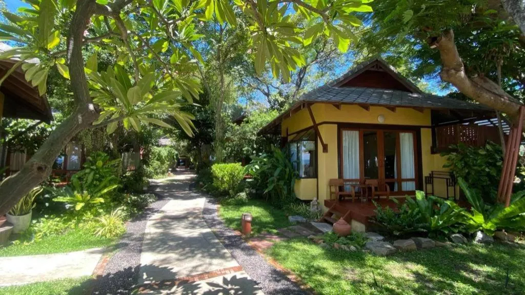 Baan Talay Dao Resort