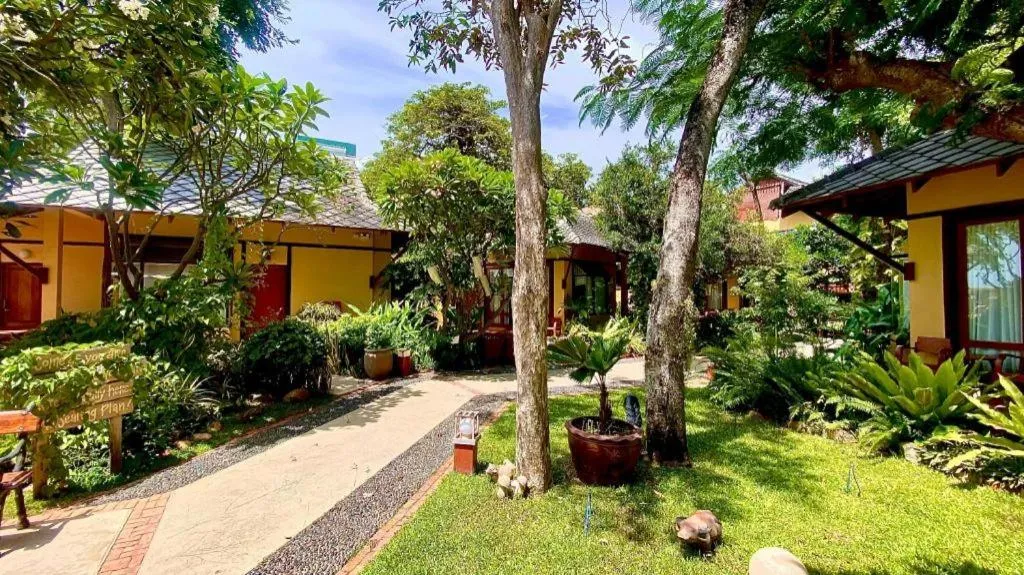 Baan Talay Dao Resort