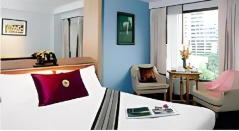 Bed in Best Comfort Bangkok Hotel