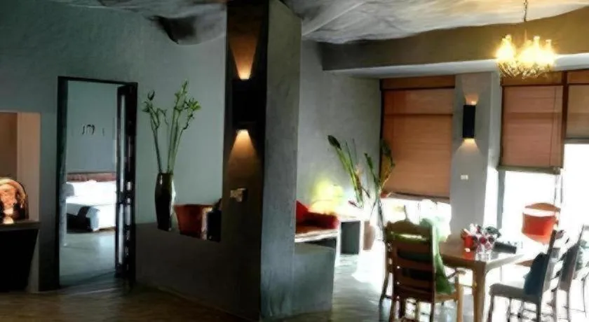 Avartarn Miracles Hotel