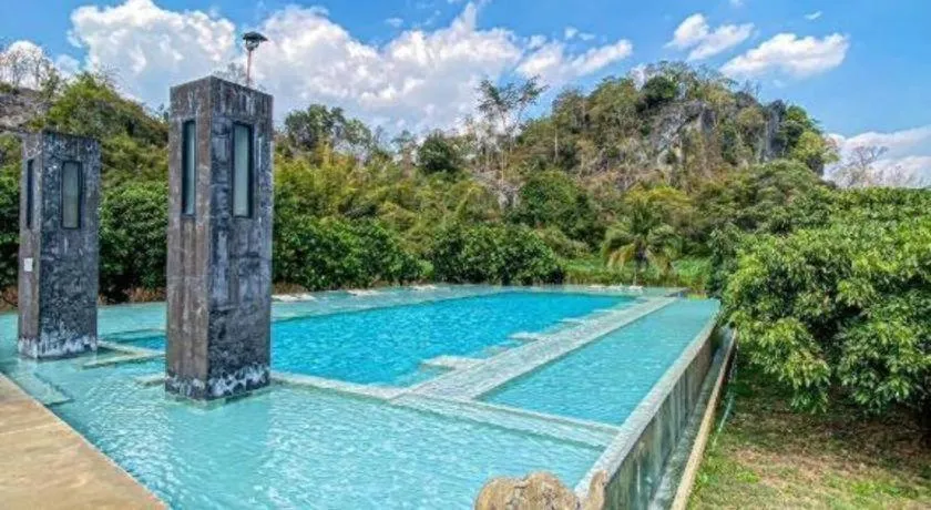 Avartarn Miracles Hotel