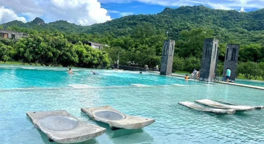 Avartarn Miracles Hotel