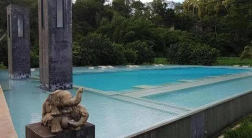 Avartarn Miracles Hotel