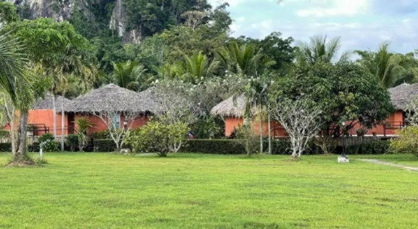 Avartarn Miracles Hotel