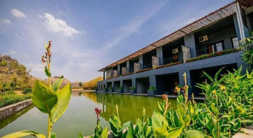 Avartarn Miracles Hotel