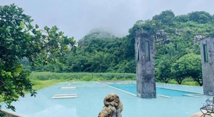 Avartarn Miracles Hotel