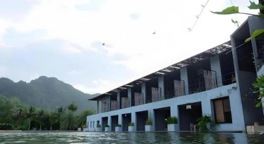 Avartarn Miracles Hotel