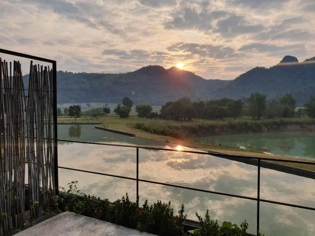 Avartarn Miracles Hotel