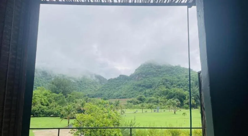 Avartarn Miracles Hotel