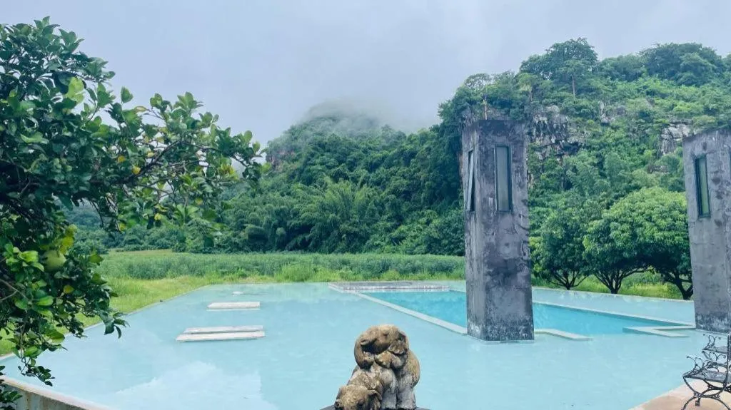 Avartarn Miracles Hotel