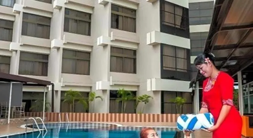 Horison Ultima Makassar