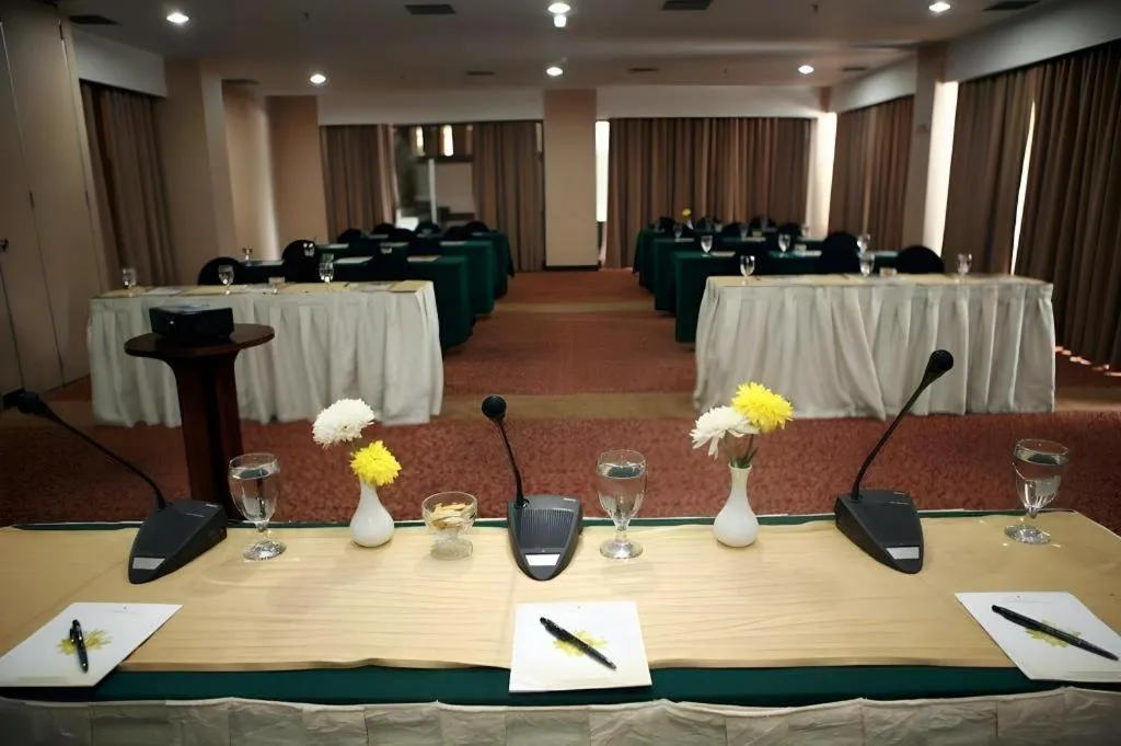 Horison Ultima Makassar