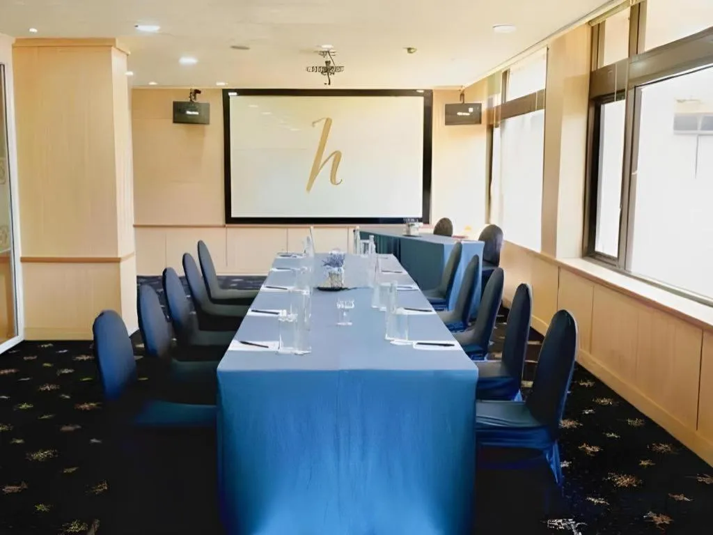 Horison Ultima Makassar