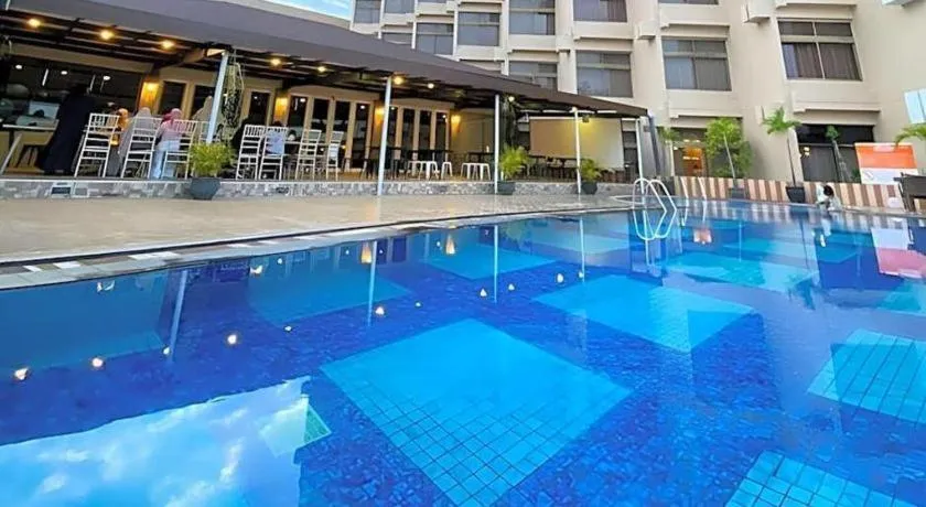 Horison Ultima Makassar