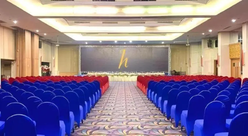 Horison Ultima Makassar