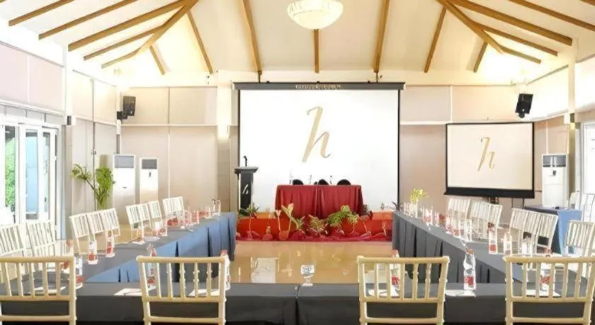 Horison Ultima Makassar