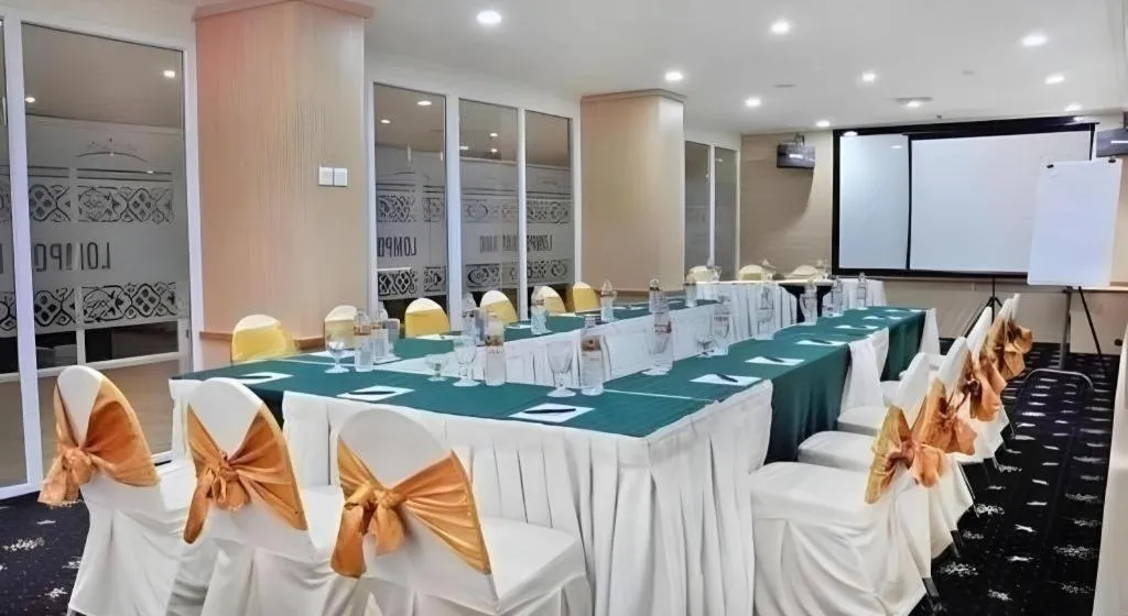 Horison Ultima Makassar