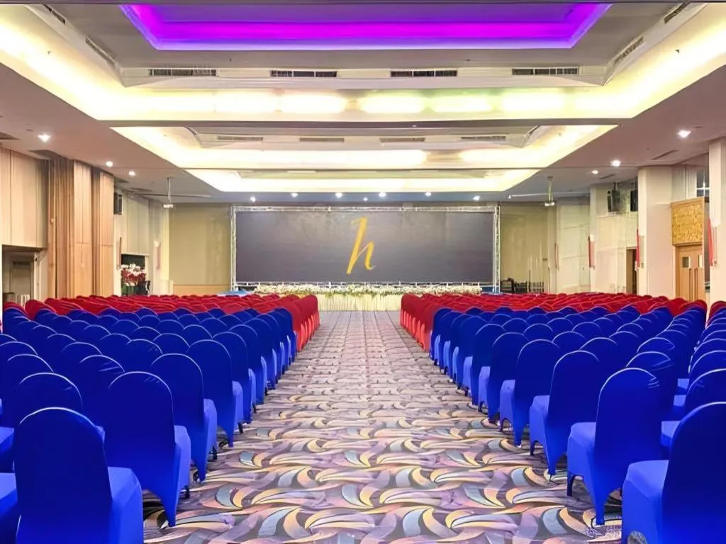 Horison Ultima Makassar