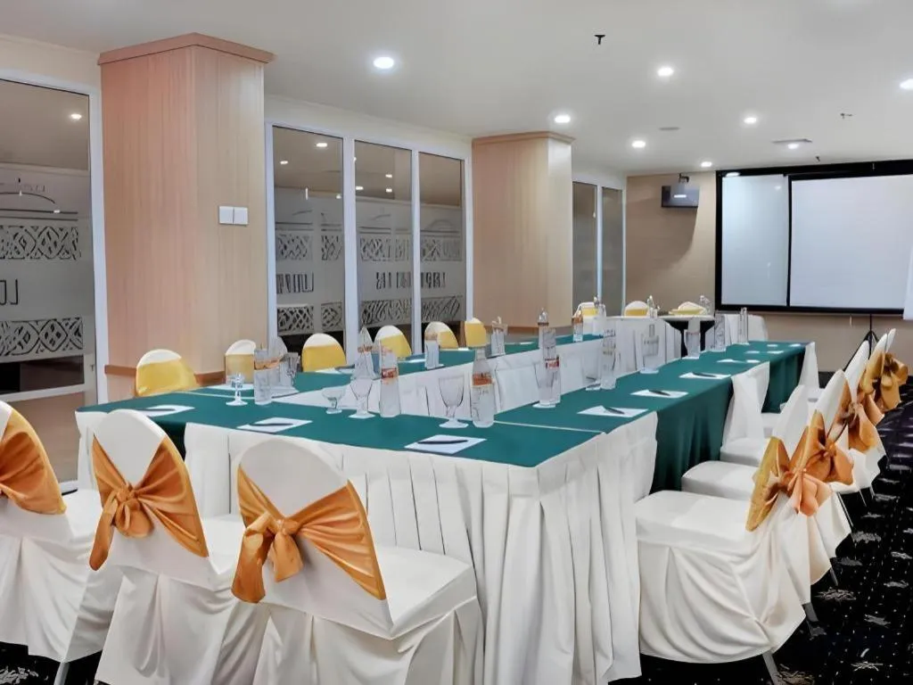 Horison Ultima Makassar