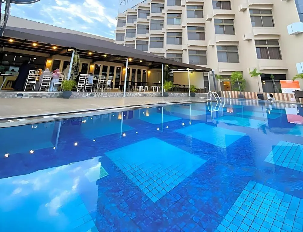 Horison Ultima Makassar