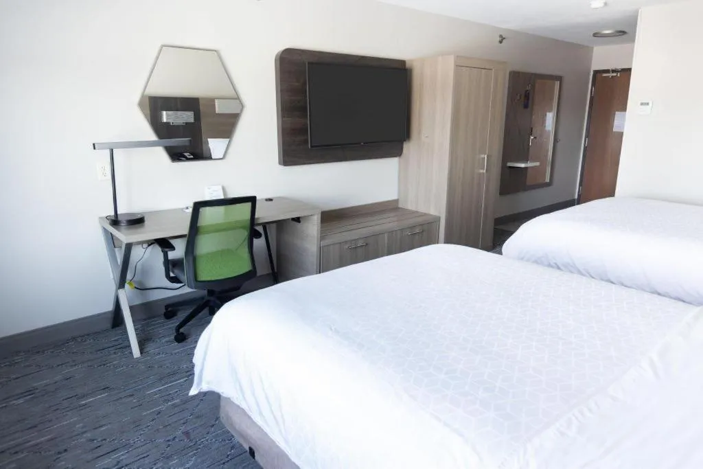 Bed in Holiday Inn Express O'Neill By IHG