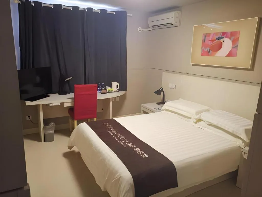 Bed in Jinjiang Inn Shenzhen Airport