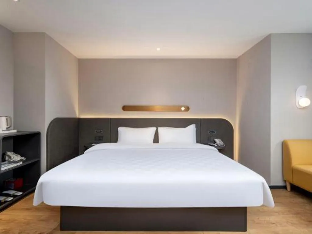 Bed in Jinjiang Inn Zhuhai Xiangzhou Qinglv Middle Road Theater