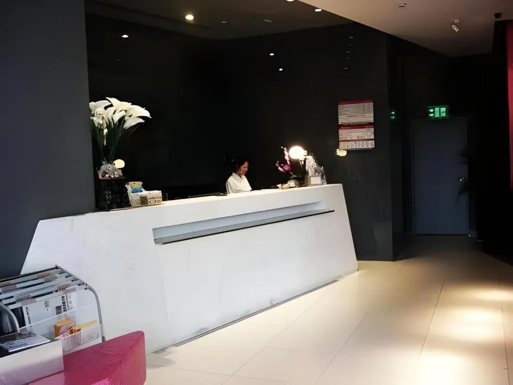 Jinjiang Inn Zhuhai Xiangzhou Qinglv Middle Road Theater