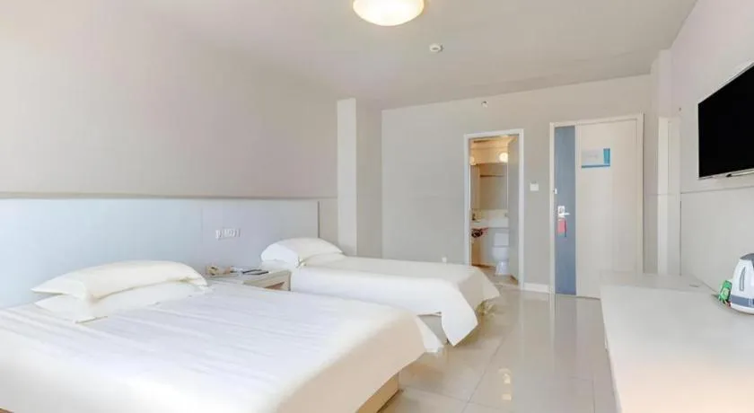 Bed in Jinjiang Inn Zhuhai Xiangzhou Qinglv Middle Road Theater