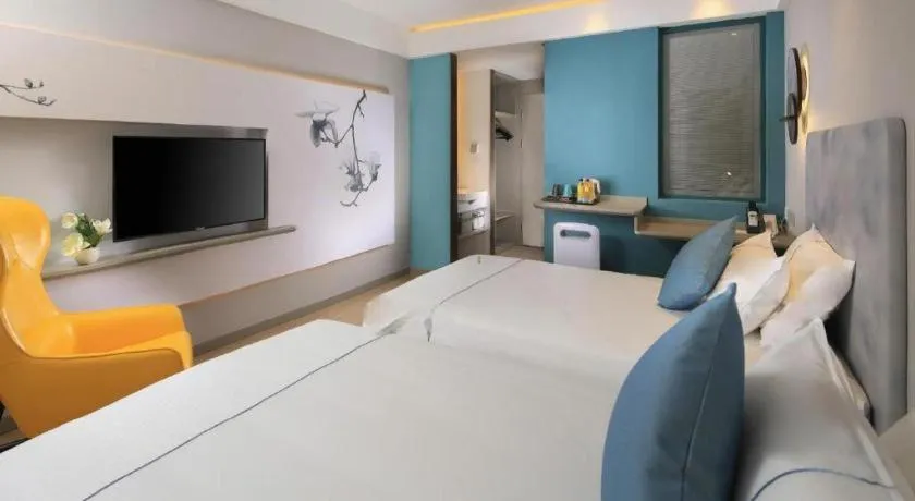 Bed in JinJiang Inn Chendu Taikoo Li Dongfeng Bridge