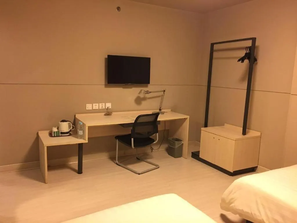 Bed in Jinjiang Inn Shanghai Expo Park Pusan Rd