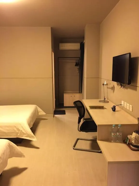 Bed in Jinjiang Inn Shanghai Expo Park Pusan Rd