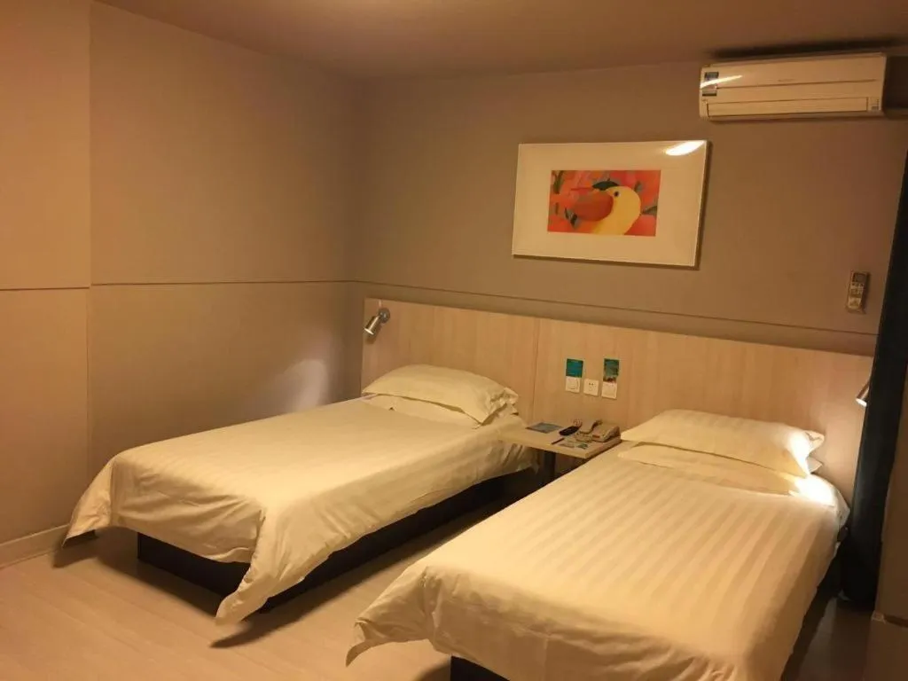 Bed in Jinjiang Inn Shanghai Expo Park Pusan Rd