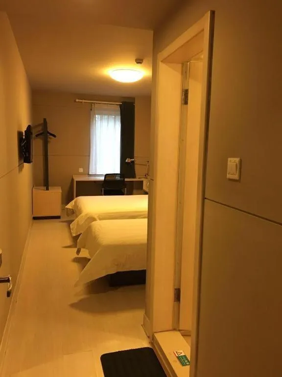 Bed in Jinjiang Inn Shanghai Expo Park Pusan Rd