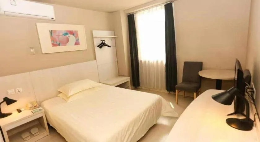 Bed in Jinjiang Inn Shenyang North Station