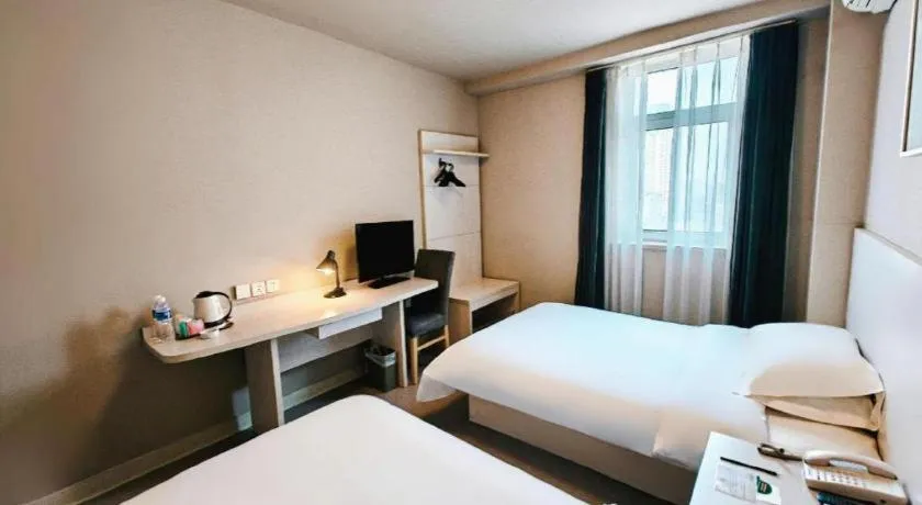 Bed in Jinjiang Inn Shenyang North Station