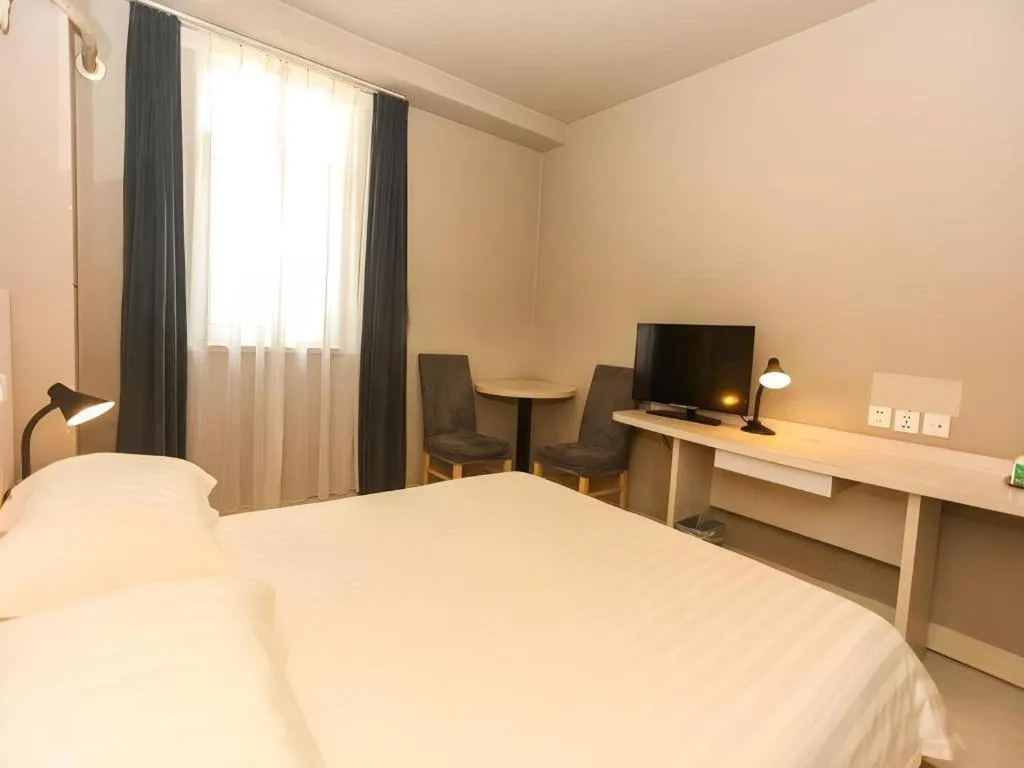 Bed in Jinjiang Inn Shenyang North Station