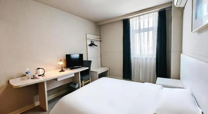 Bed in Jinjiang Inn Shenyang North Station