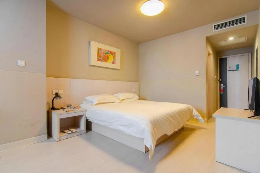 Bed in Jinjiang Inn Shenyang North Station