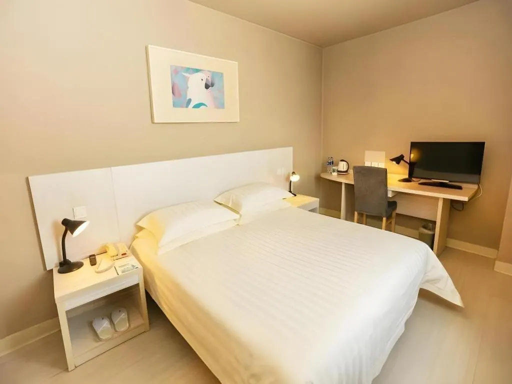 Bed in Jinjiang Inn Shenyang North Station