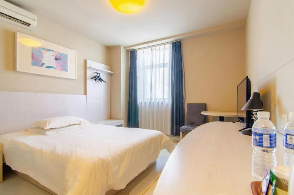 Bed in Jinjiang Inn Shenyang North Station