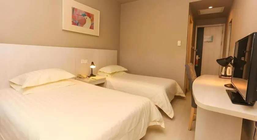 Bed in Jinjiang Inn Shenyang North Station