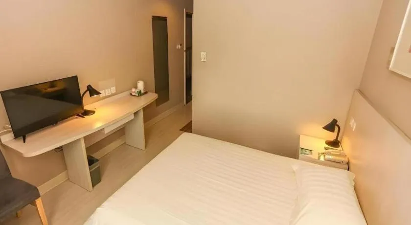 Bed in Jinjiang Inn Shenyang North Station